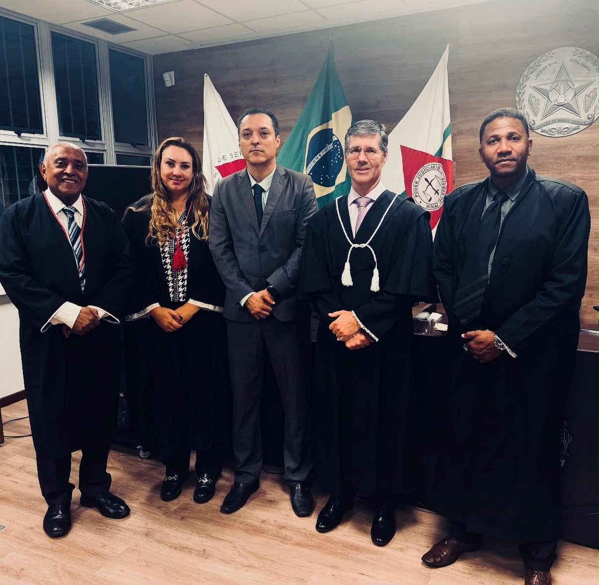 Registro institucional com profissionais do Direito